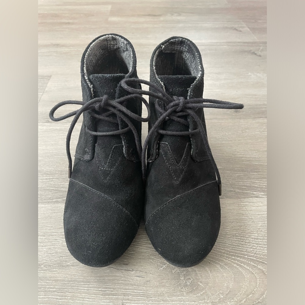 TOMS Wedge Ankle Boot Size W5.5